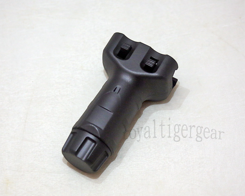 Gold Eagle Tango Down Picatinny Rail Stubby Vertical Foregrip - M-109 Black