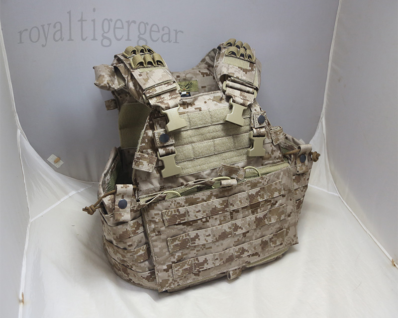 FLYYE MMAC-R Quick Release 6094 MOLLE Plate Carrier Tactical Vest with 3 Mag Pouch - AOR1, AOR2